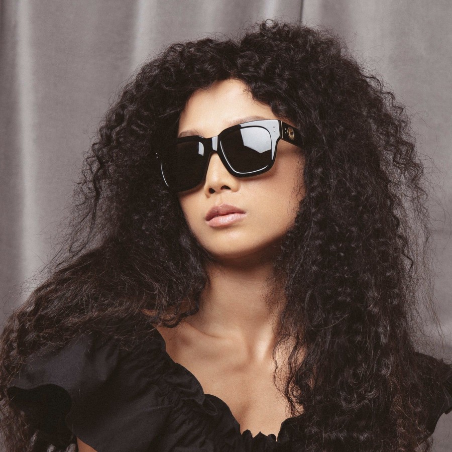 Sunglasses Linda Farrow | The Amber | D-Frame Sunglasses In Black (C1)